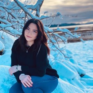 Meet your Posher, Jade